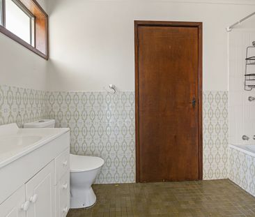 Comfortable Living in a Convenient East Albury Location - Photo 5