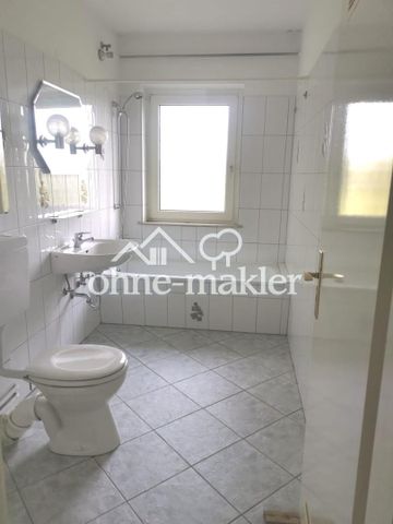 Uninähe, 2 Zimmer, Wohnküche, Einbauküche, begehbarer Kleiderschrank,Gartennutzung, Fernblick...... - Photo 5