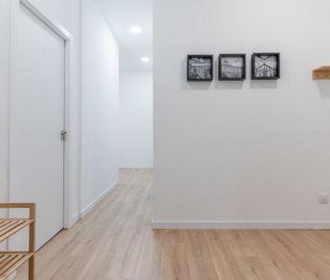 Magnificent room in Caños del Peral Street - Photo 4