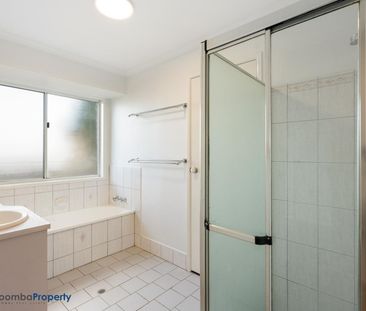 Spacious 3-Bedroom Home with Large Backyard in Harristown - Photo 4