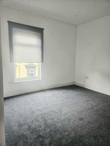 2 Bed Terraced House, Pope Street, L20 - Photo 2