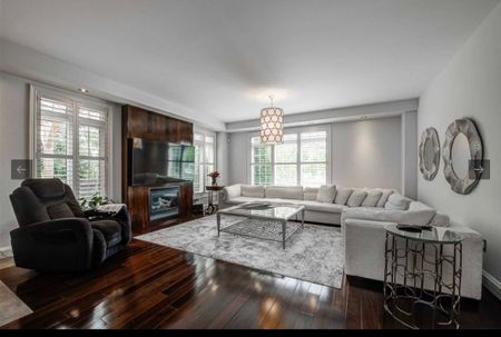 For Lease - 87 Great Lakes Boulevard, Oakville, Ontario - Photo 4