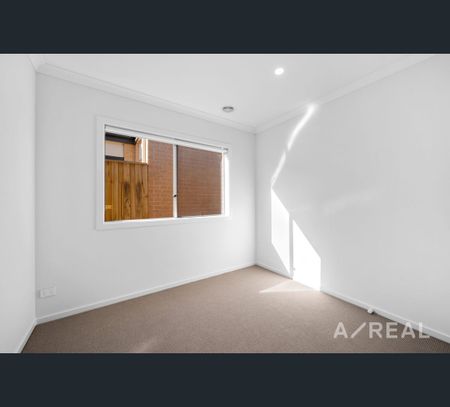 15 Boilersmith Street, Donnybrook, Vic 3064 - Photo 2