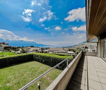 House with 6.5 rooms and views of the lake and mountains - Photo 3