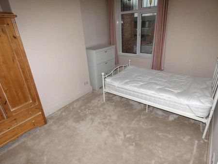 3 bedroom terraced house to rent - Photo 4