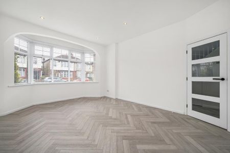 4 bedroom semi-detached house to rent - Photo 2