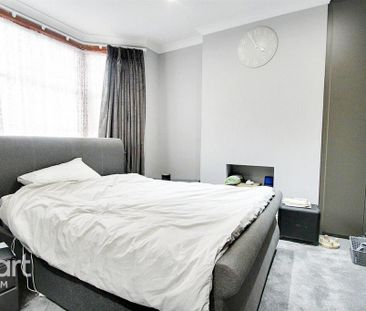 4 bedroom terraced house to rent - Photo 3