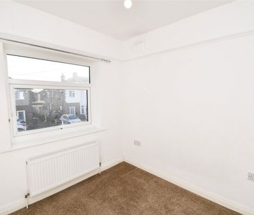 Pembroke Drive, CH65 6TB, Ellesmere Port - Photo 6