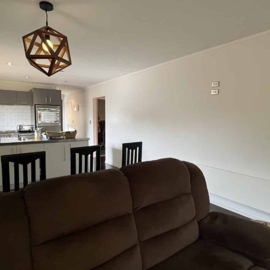 Executive Three-Bedroom Townhouse for Rent - Photo 1