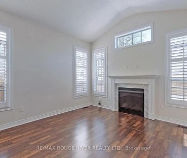 1022 BYRON STREET N - Photo 1