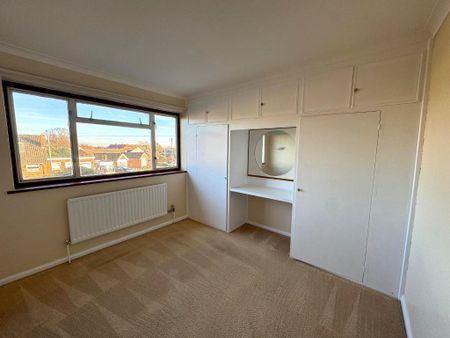 3 bedroom semi-detached house to rent - Photo 5