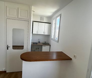 Location Appartement 1 pièce 21m² - Photo 2