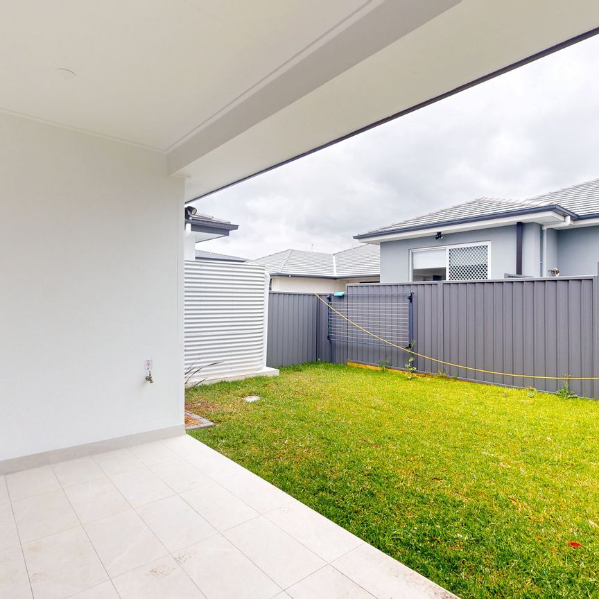 31 Rowcliff Circuit, Lochinvar NSW 2321 - Photo 1