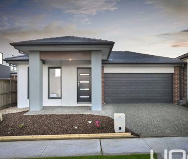 Experience Elegant and Luxurious Family Living in Clyde - Photo 5
