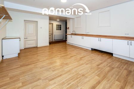 5 bedroom semi-detached house to rent - Photo 4