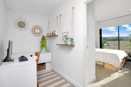 Light-Filled Lifestyle Apartment in a Prime Coastal Location - Photo 2