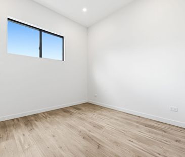 Brand New !! - 2 bedroom with City Views - Photo 3