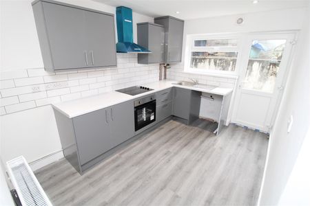 House - Terraced For Rent Tramroad Terrace, Merthyr Tydfil - Photo 4