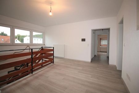 Geräumige 4 Zimmer Dachgeschoßwohnung-Erstbezug nach Kernsanierung - Photo 2