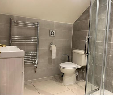 High street - Photo 6