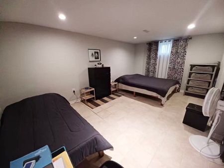For Lease - Lower 256 Homewood Avenue, Toronto, Ontario - Photo 4