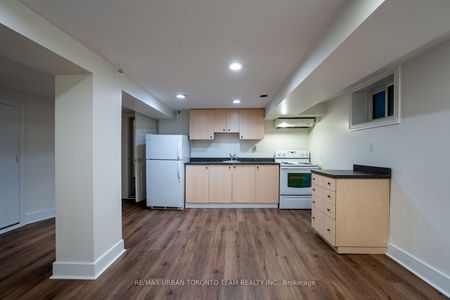 For Lease - 1277 Broadview Avenue Unit# Lower Level Room B, Toronto, Ontario - Photo 2