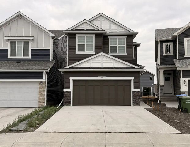 4-Bedroom Furnished House for Short-Term Rent – Southwest Calgary — 5 Bedrooms Main Floor - Photo 1