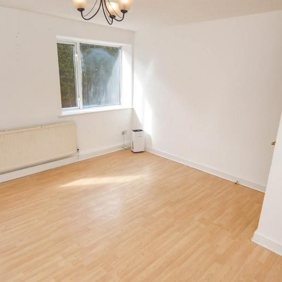 2 bedroom house to rent - Photo 1