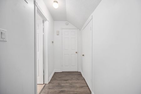 For Lease - 1 Grovepark Street, Richmond Hill, Ontario - Photo 5