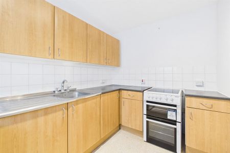 1 bedroom flat to rent - Photo 3