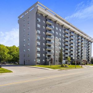 Doral Tower Apartments - Photo 2