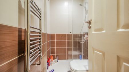 200 Tiverton Road - Photo 2