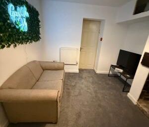 Room 4, 10, Evelyn Crescent - Photo 5