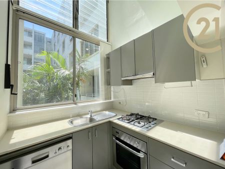 Split Level1 Bedroom Apartment Plus Study with Car Space at Fine Location in Wwp&excl;&excl; - Photo 5