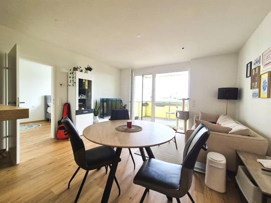 Stadt Haag Zentrum! Sonnige 2-Zimmer-Wohnung mit Balkon und herrlicher Fernsicht, 51 m² WNFL, Küche möbliert, Freiparkplatz! - Foto 1