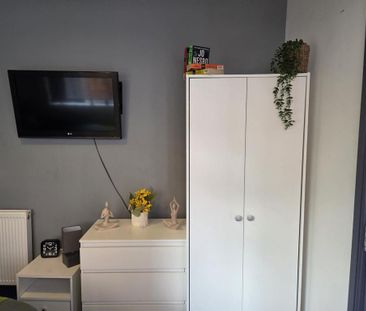 1 bedroom in a house share to rent - Photo 2