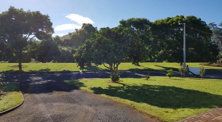 4 Bedroom concrete home - Photo 5