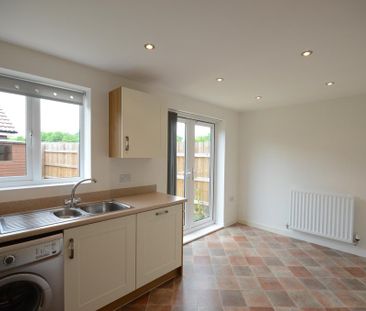 3 bedroom terraced house to rent - Photo 5