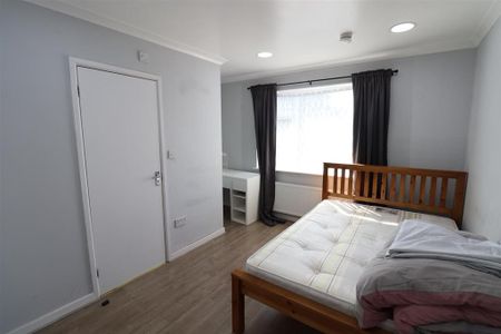 6 bedroom house to rent - Photo 5