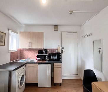 Studio to rent - Photo 6