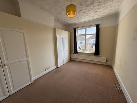 1 Bedroom Flat - Photo 2