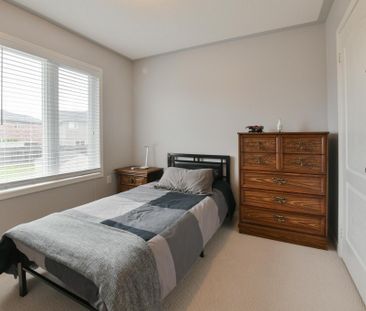 For Lease - 54 Long Street, Bradford West Gwillimbury, Ontario - Photo 3