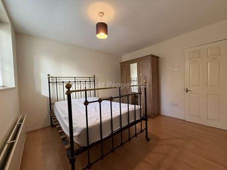 Bevill Square, Salford, M3 - Photo 3