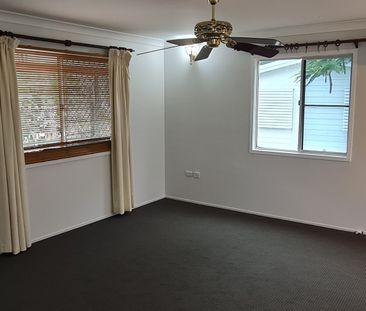 7 Forbes Avenue, Frenchville QLD 4701 - House For Rent - $600 | Domain - Photo 5