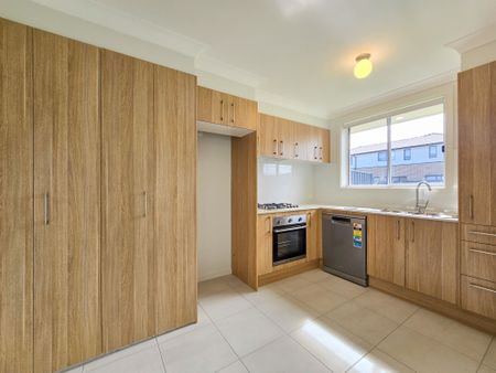 Modern Comfort & Privacy in the Heart of Spring Farm! - Photo 4