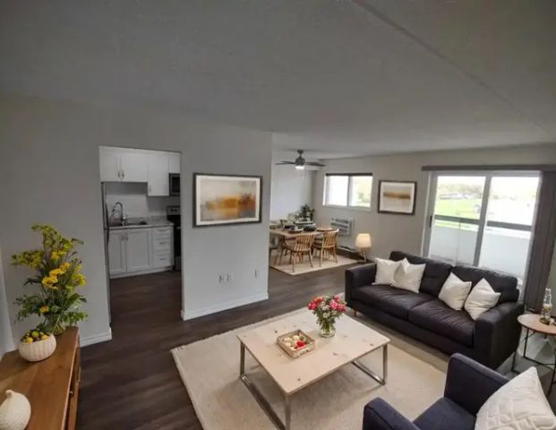 Rose City Terrace | 380 Fitch Street, Welland - Photo 1
