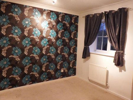 3 bedroom semi-detached house to rent - Photo 2