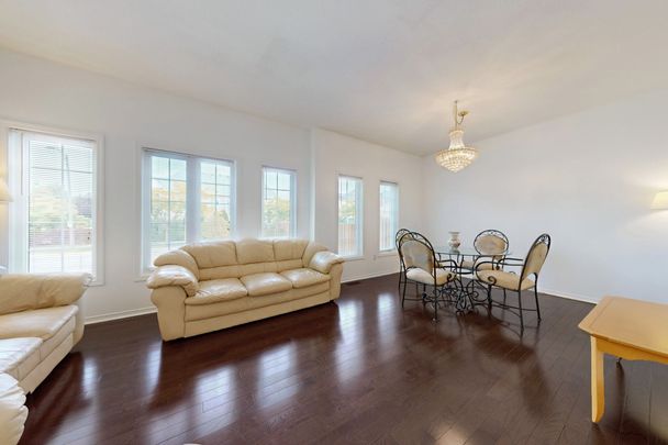 For Lease - 6509 Valiant Heights, Mississauga, Ontario - Photo 1