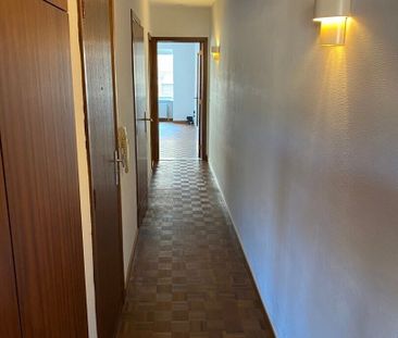 Appartement op de 1ste verdieping, ideaal gelegen vlakbij het stati... - Photo 2