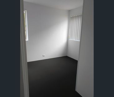 Comfortable 2-Bedroom Unit with Balcony & Outdoor Space in Toowong! - Photo 4